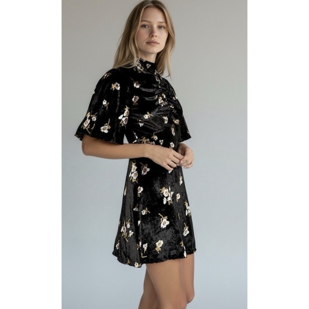 FREE PEOPLE Be My Baby Velvet Mini DRESS 6 FP Black Floral Mock Neck